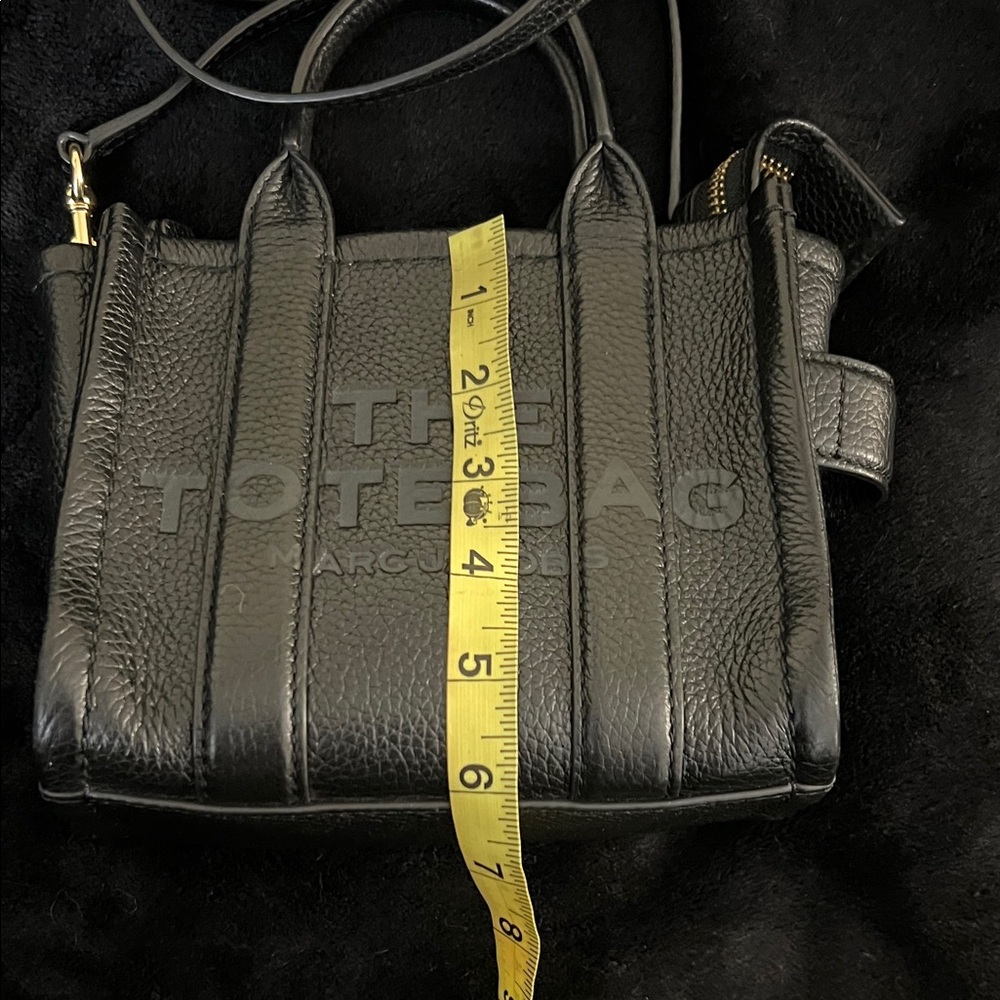 MARC JACOBS The Leather Crossbody Tote Bag - Picture 4 of 11